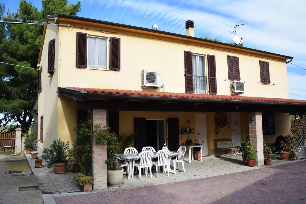 Agriturismo Al Rifugio Divino Belvedere Ostrense Exterior foto